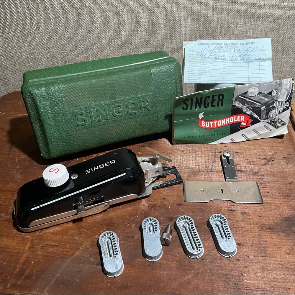 Singer buttonholer vintage 1960 with case
